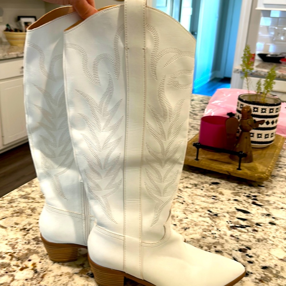 Y’all white boots